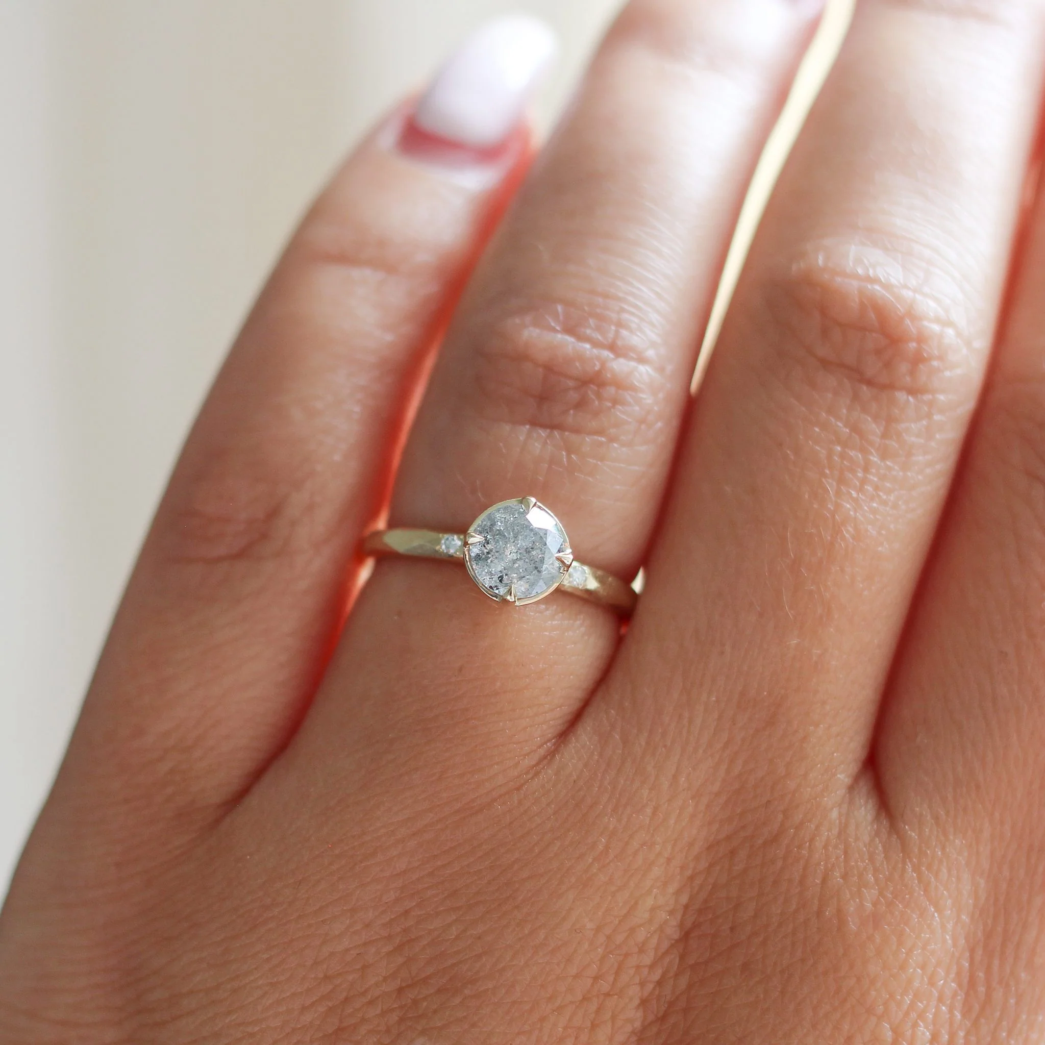 Round The World - Round Brilliant Cut Diamond Ring - Image 3