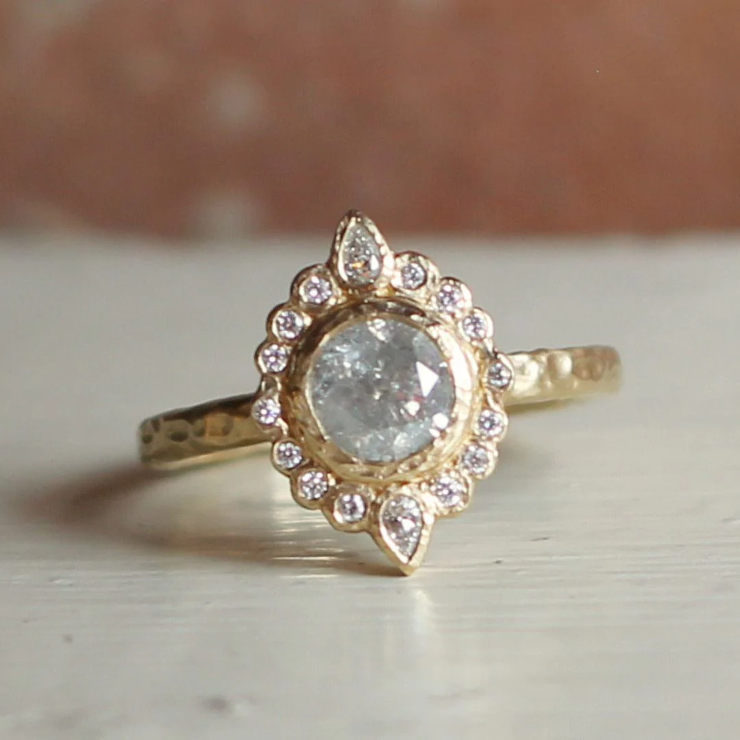 14k Yellow Engagement Ring with 0.85ct Icy Round Brilliant Diamond and Accent Diamonds - Image 5