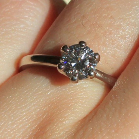 Platinum Solitaire Engagement Ring with 1.0ct Lab-Grown Round Brilliant Cut Diamond - Image 3