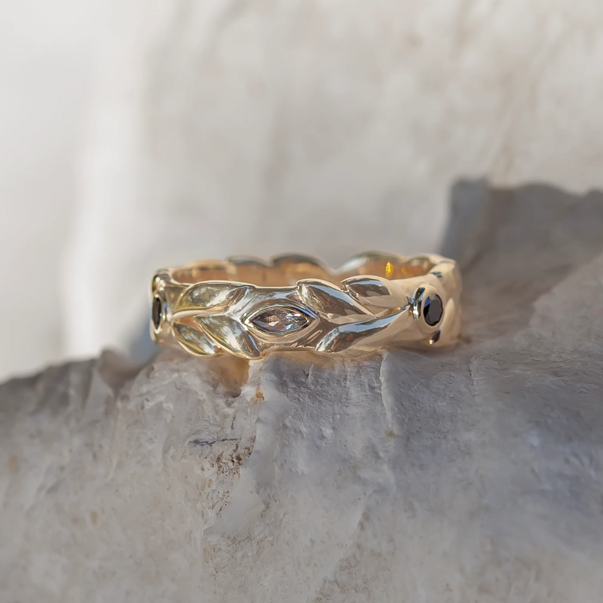 14k Yellow Leaf Band with 0.125cts Salt & Pepper and Black Diamonds - Image 5