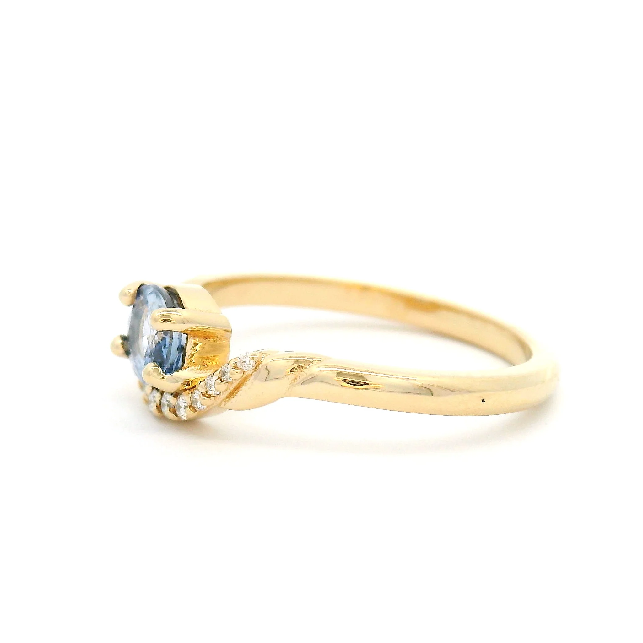 14k Yellow Engagement Ring with 0.69ct Blue Oval Sapphire and Accent Diamonds - Image 3