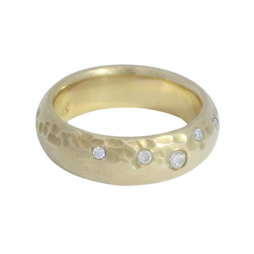 Starry - Diamond & Gold Carved Wedding Band - Image 3