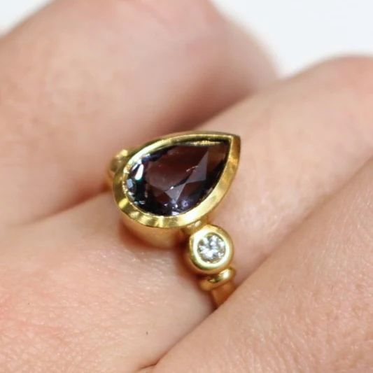 22k Yellow Gold Engagement Ring with 2.97ct Tanzanite and Accent Diamonds - Image 5