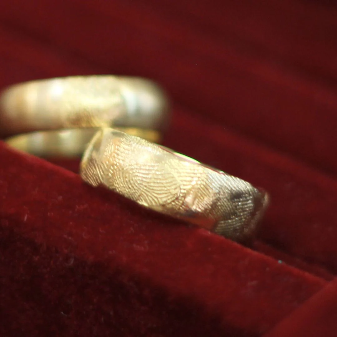 Impressiones Digitorum - 10k Yellow Fingerprint Textured Band - Image 3