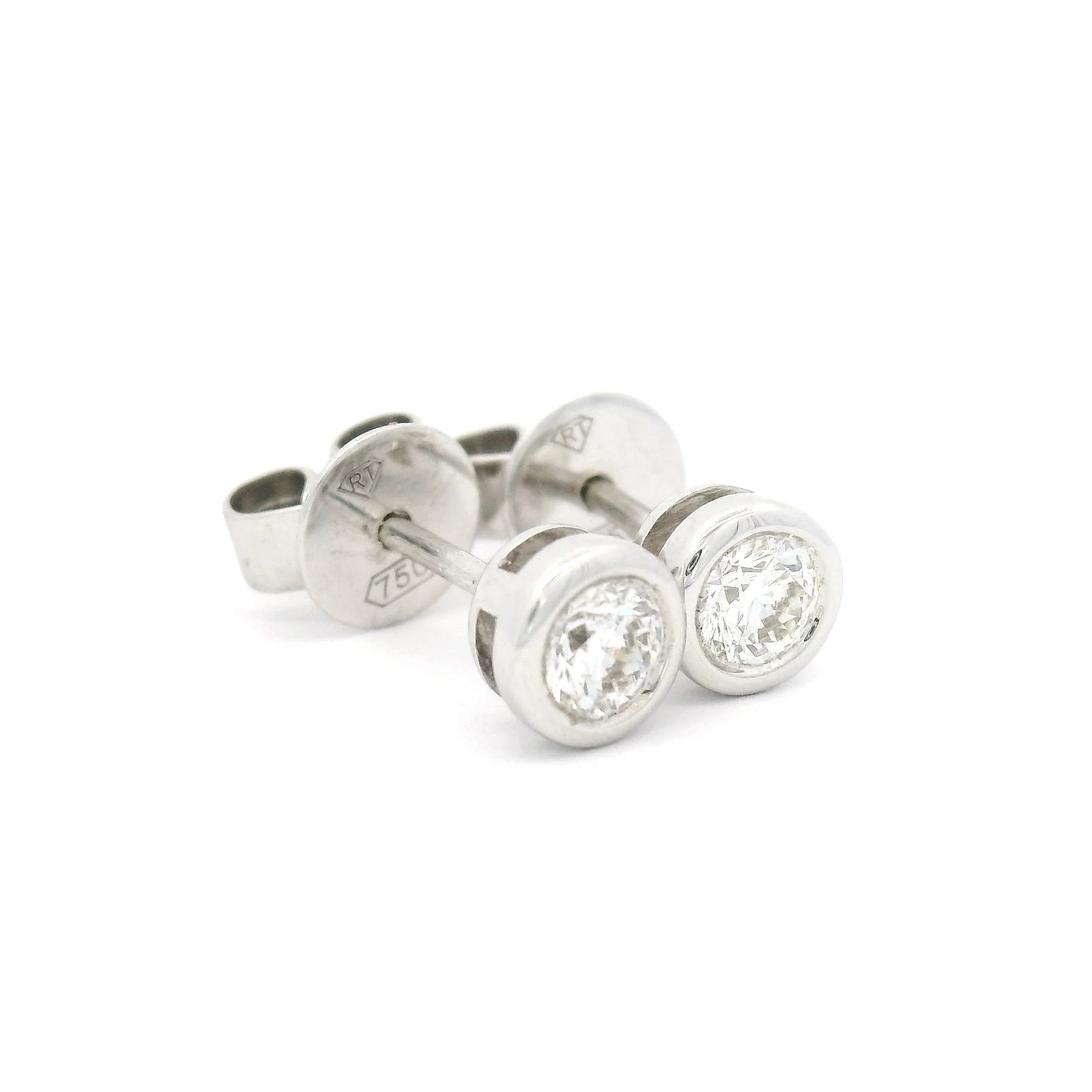 18k White Bezel-Set Studs with 0.30cts Natural Diamonds - Image 2