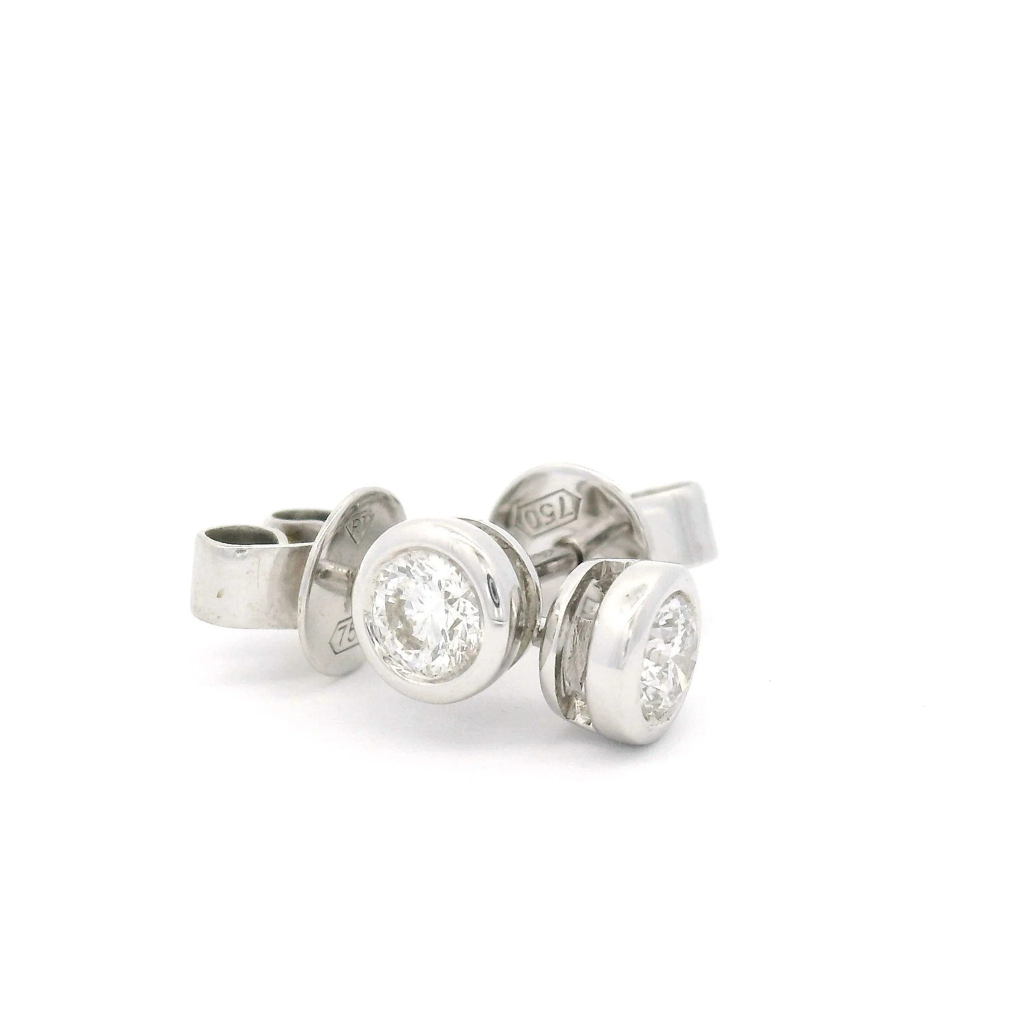 18k White Bezel-Set Studs with 0.30cts Natural Diamonds - Image 3
