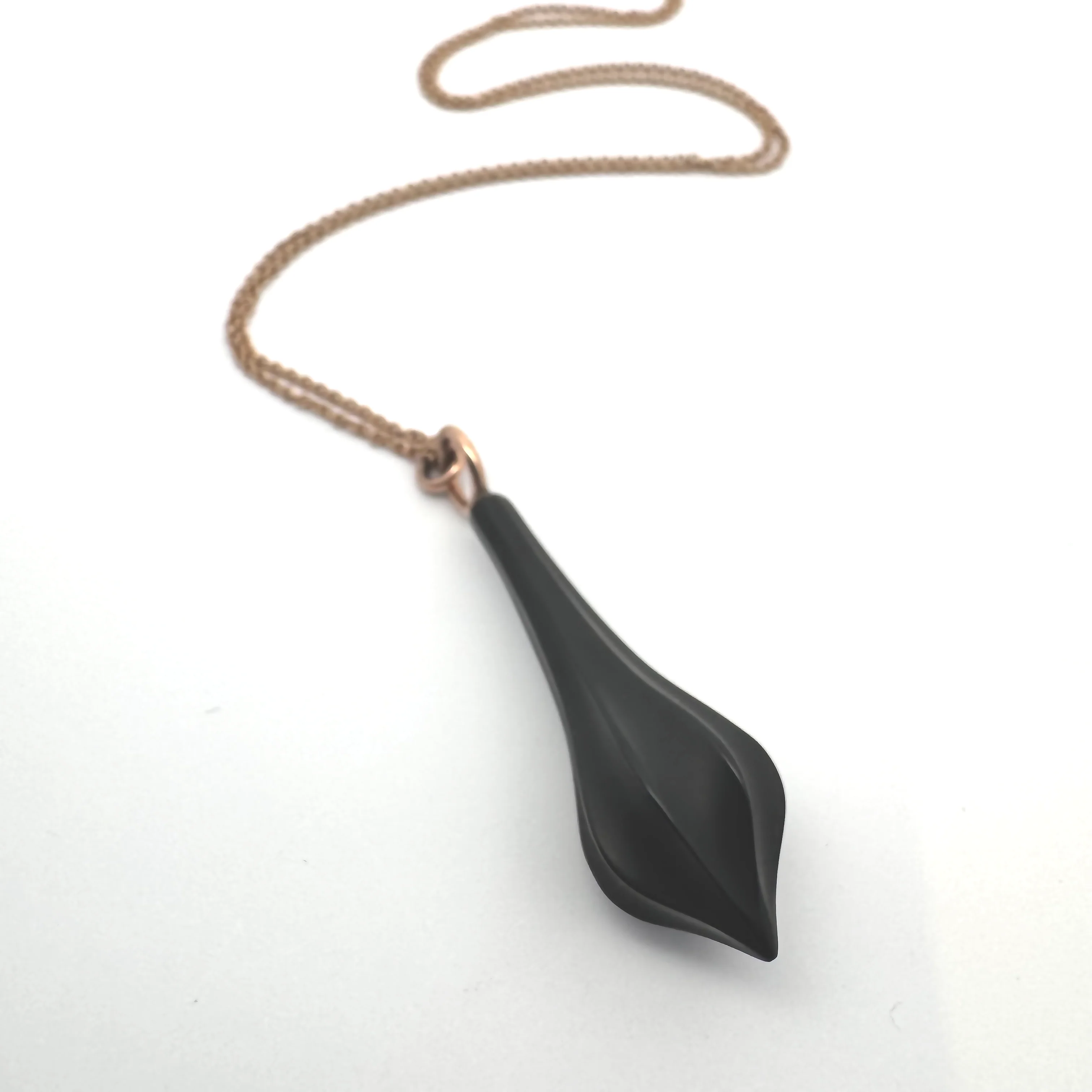 14k Rose Gold Pendant and Chain with Fluted Carved Onyx - Image 2