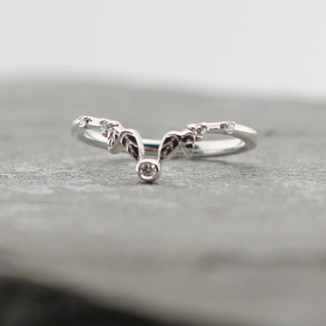 14k White Contour Leaf Band with 0.05cts Diamonds - Image 5