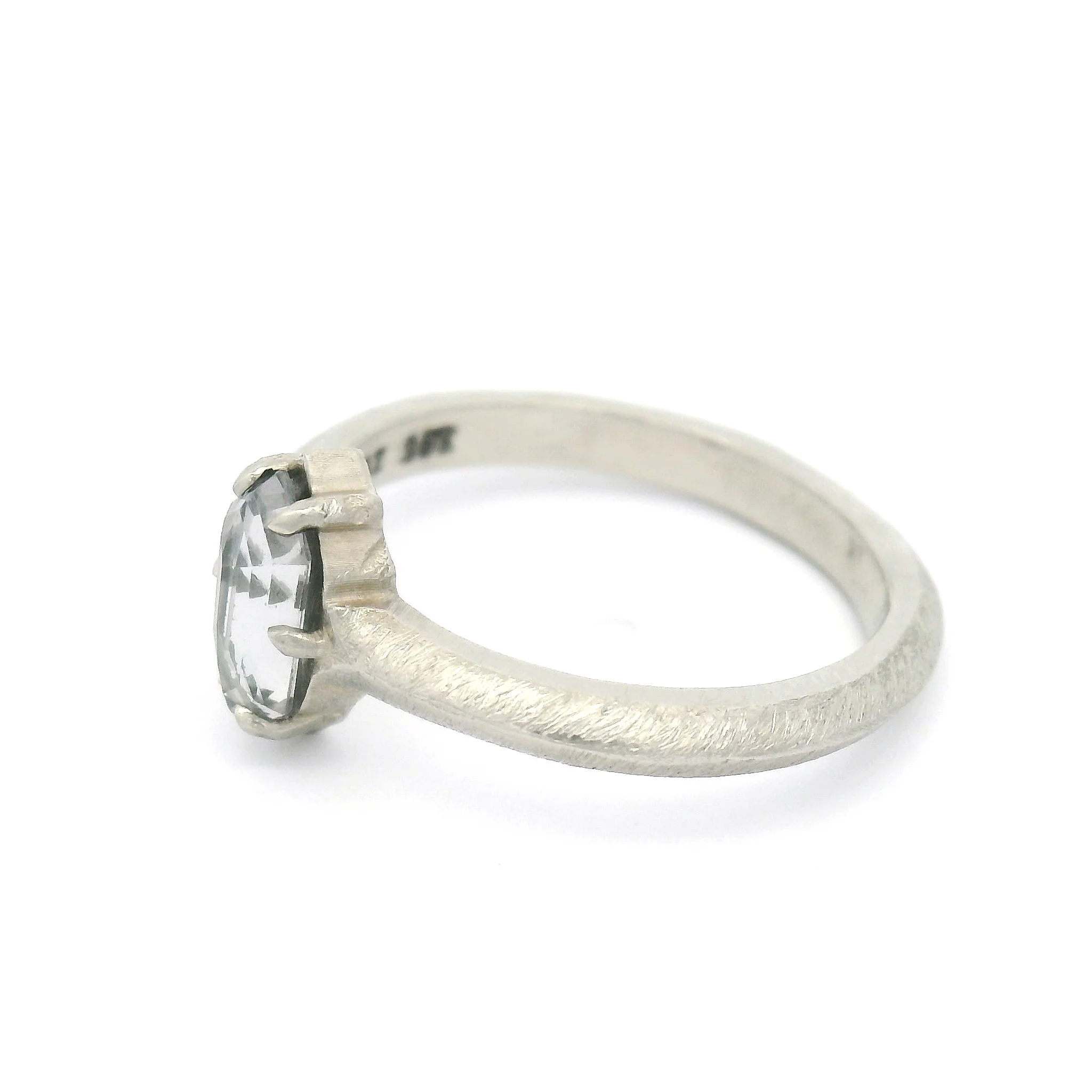 10k White Textured Solitaire with 0.50ct Grey Rose-Cut Spinel - Image 3