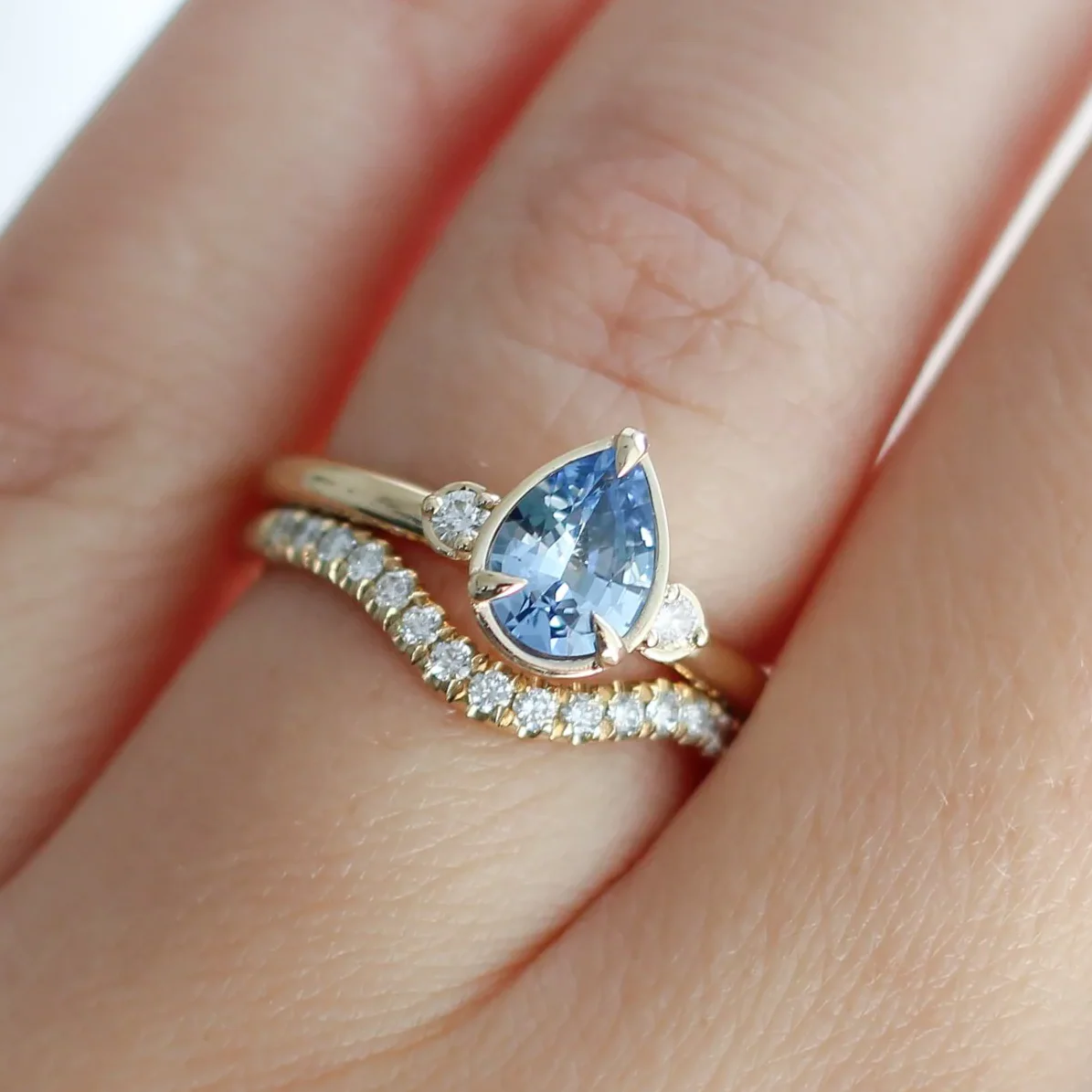 14k Yellow Three Stone Engagement Ring with 0.92ct Blue Sapphire and Accent Diamonds - Image 4